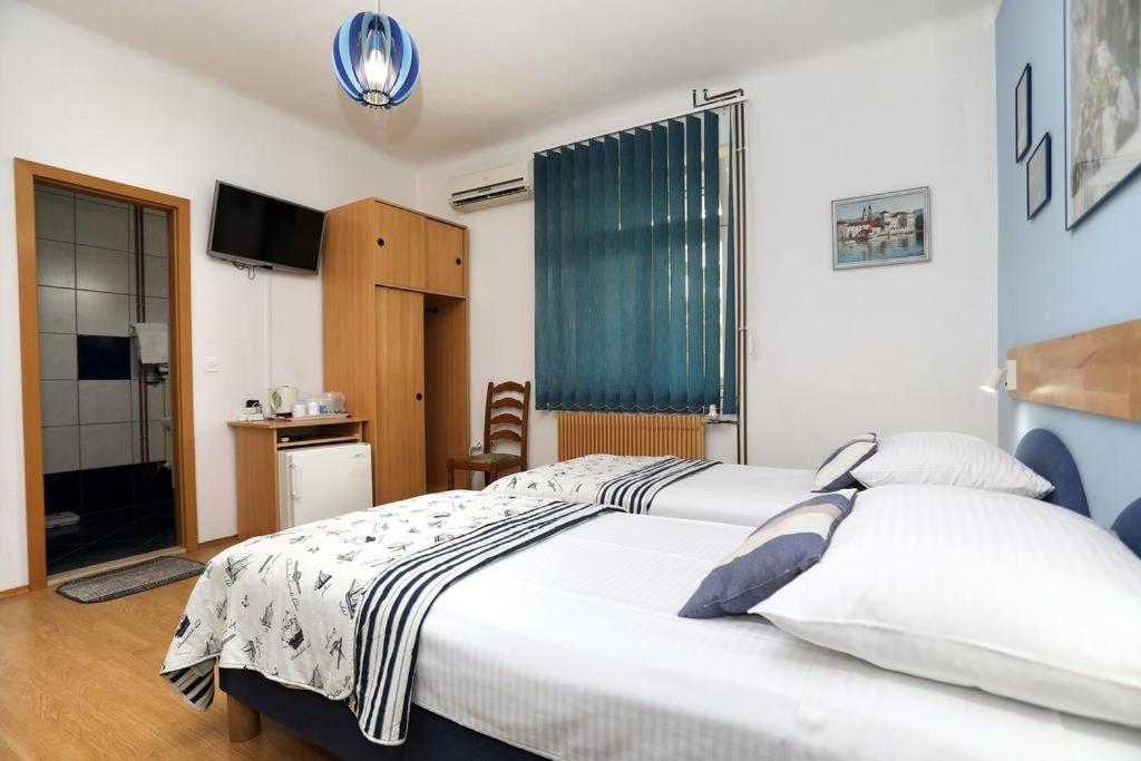 Rooms With A Parking Space Trogir - 17442 ห้อง รูปภาพ